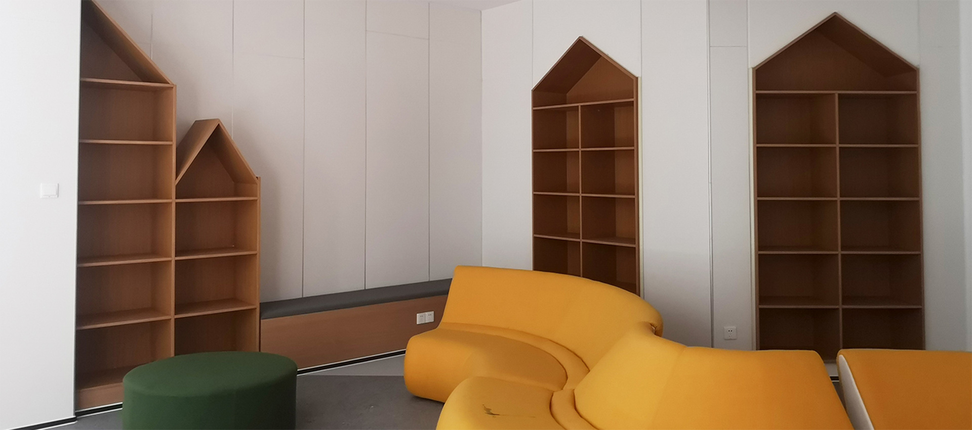 Innovative Surface Solutions: Integrating UV Panel Technology in Hotels and Offices